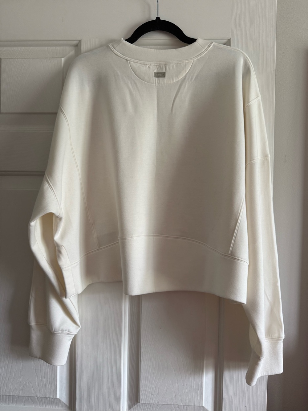 Abercrombie YPB Cropped Sweatshirt - Picture 2 of 3